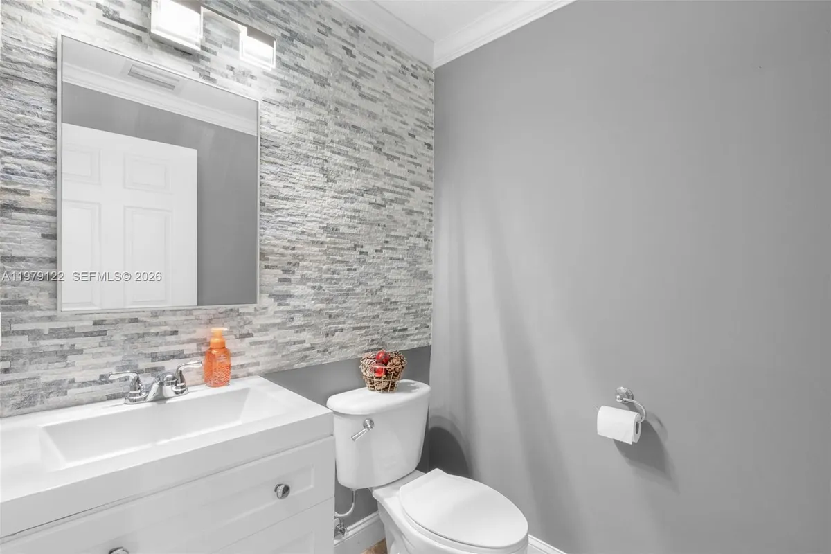 3811 NW 91st Ter, Sunrise FL 33351