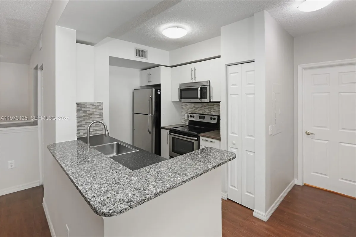 2442 Centergate Dr # 202, Miramar FL 33025