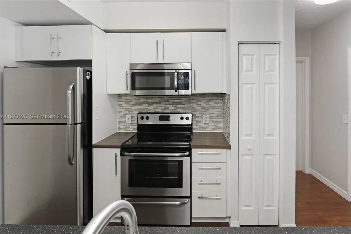 2442 Centergate Dr # 202, Miramar FL 33025