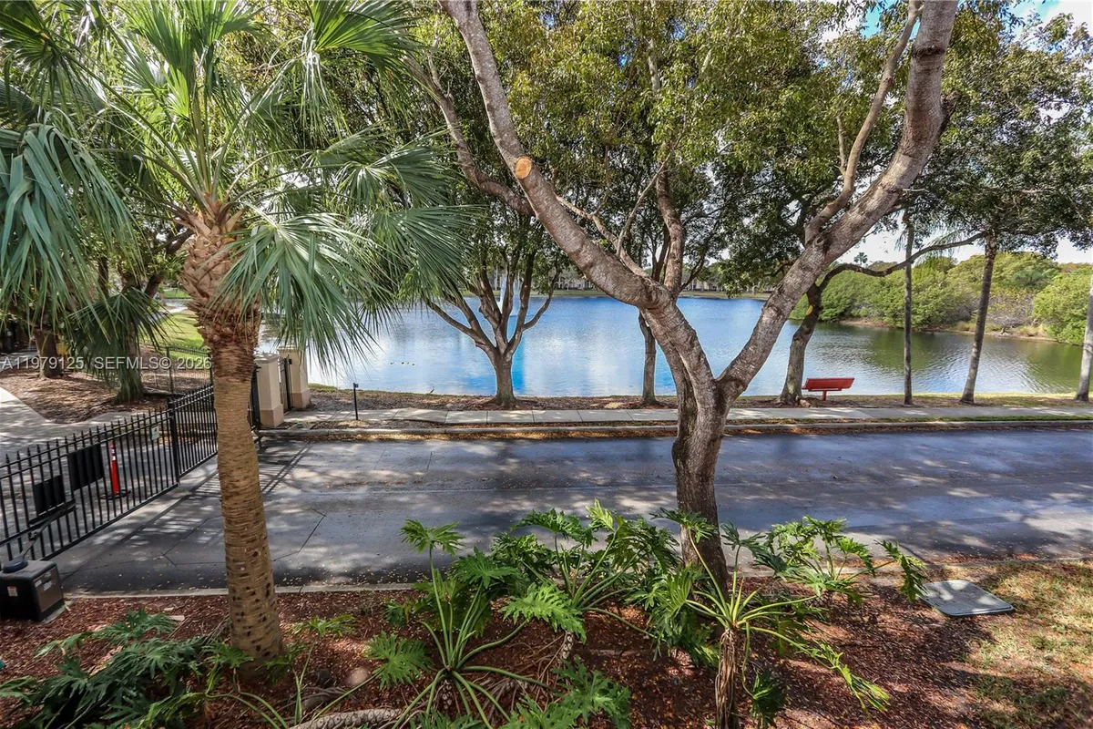 2442 Centergate Dr # 202, Miramar FL 33025