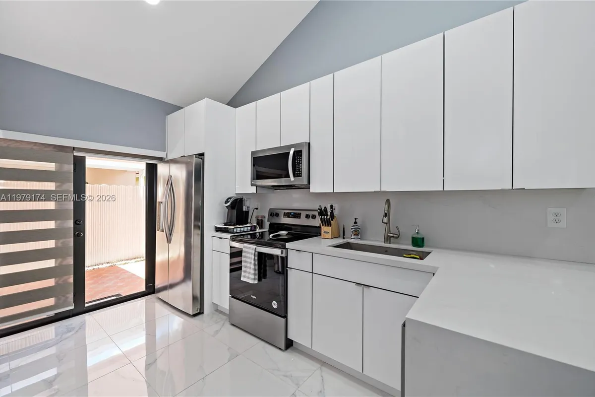 9046 NW 121st Ter # 90, Hialeah Gardens FL 33018