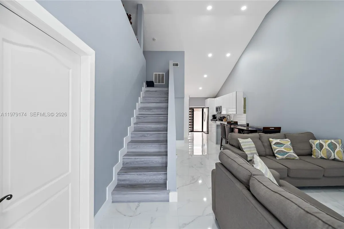 9046 NW 121st Ter # 90, Hialeah Gardens FL 33018