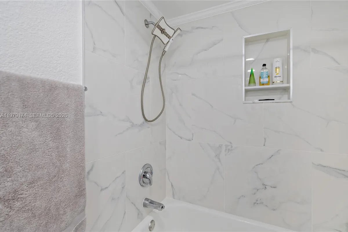 9046 NW 121st Ter # 90, Hialeah Gardens FL 33018