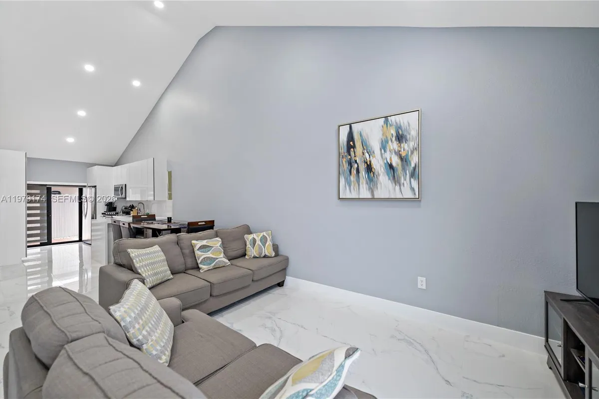 9046 NW 121st Ter # 90, Hialeah Gardens FL 33018