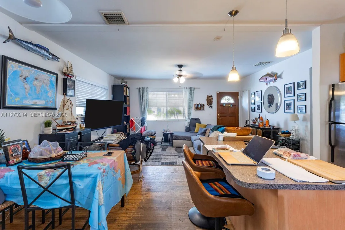 2710 SW 28th Ct, Miami FL 33133