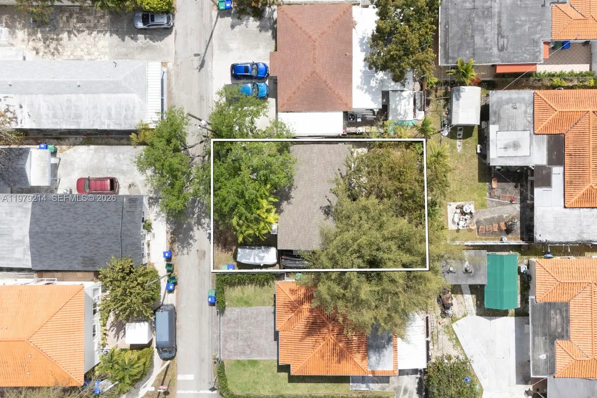 2710 SW 28th Ct, Miami FL 33133