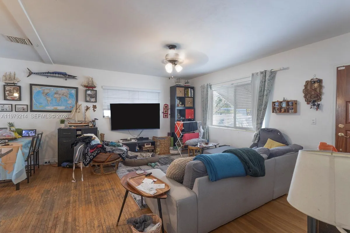 2710 SW 28th Ct, Miami FL 33133