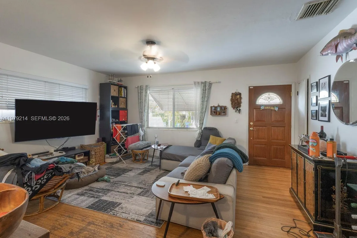 2710 SW 28th Ct, Miami FL 33133