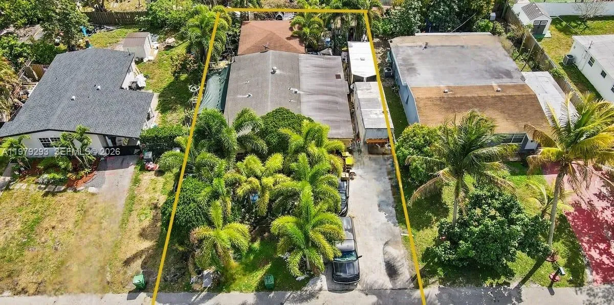 6146 SW 1st St, Margate FL 33068