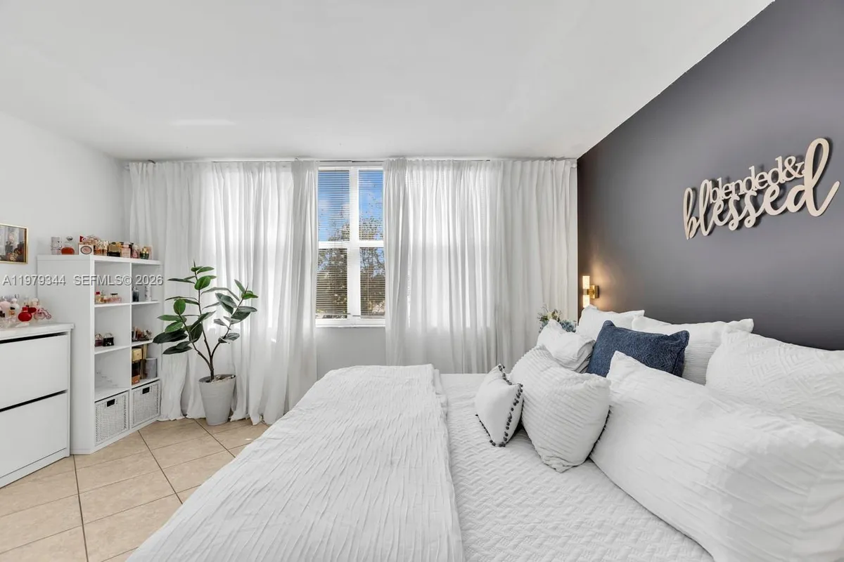 4550 NW 18th Ave # 206, Deerfield Beach FL 33064