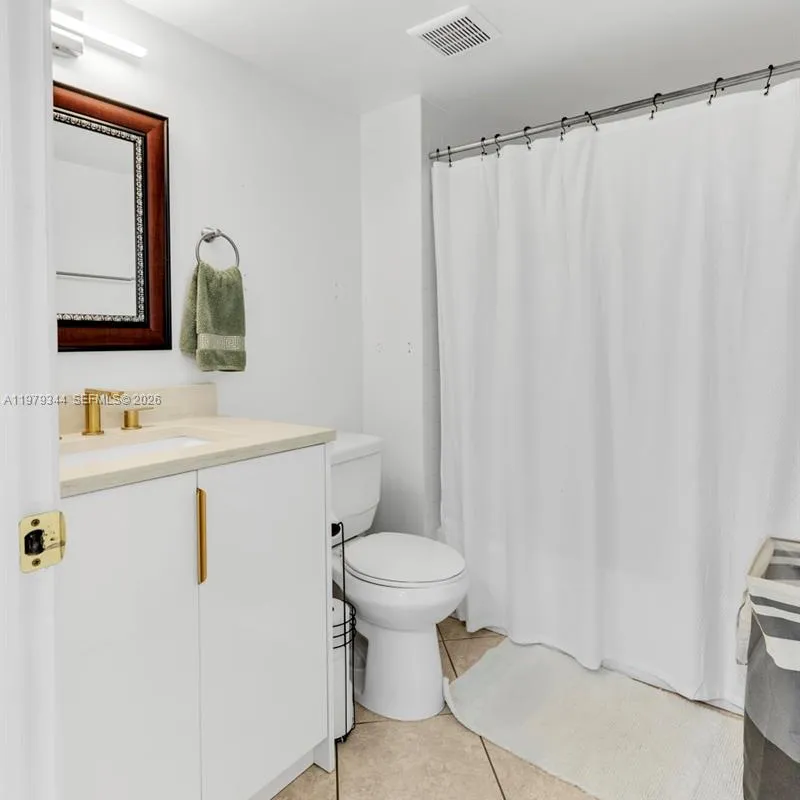 4550 NW 18th Ave # 206, Deerfield Beach FL 33064