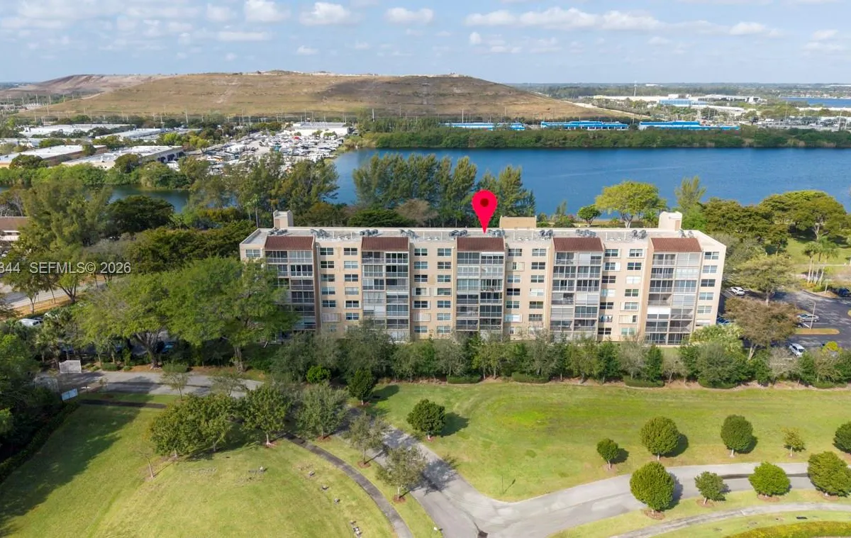 4550 NW 18th Ave # 206, Deerfield Beach FL 33064