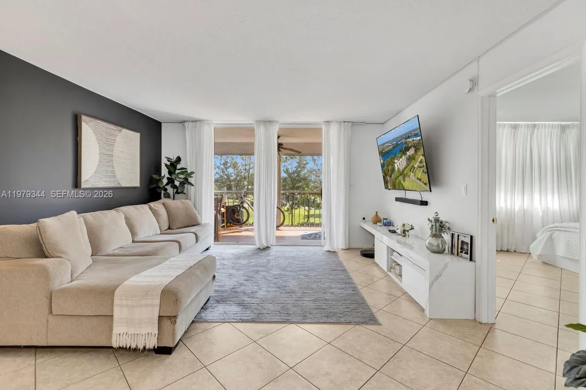 4550 NW 18th Ave # 206, Deerfield Beach FL 33064