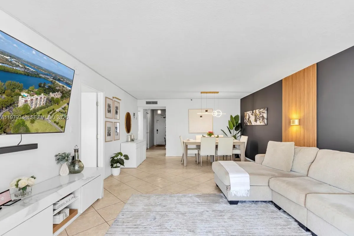 4550 NW 18th Ave # 206, Deerfield Beach FL 33064