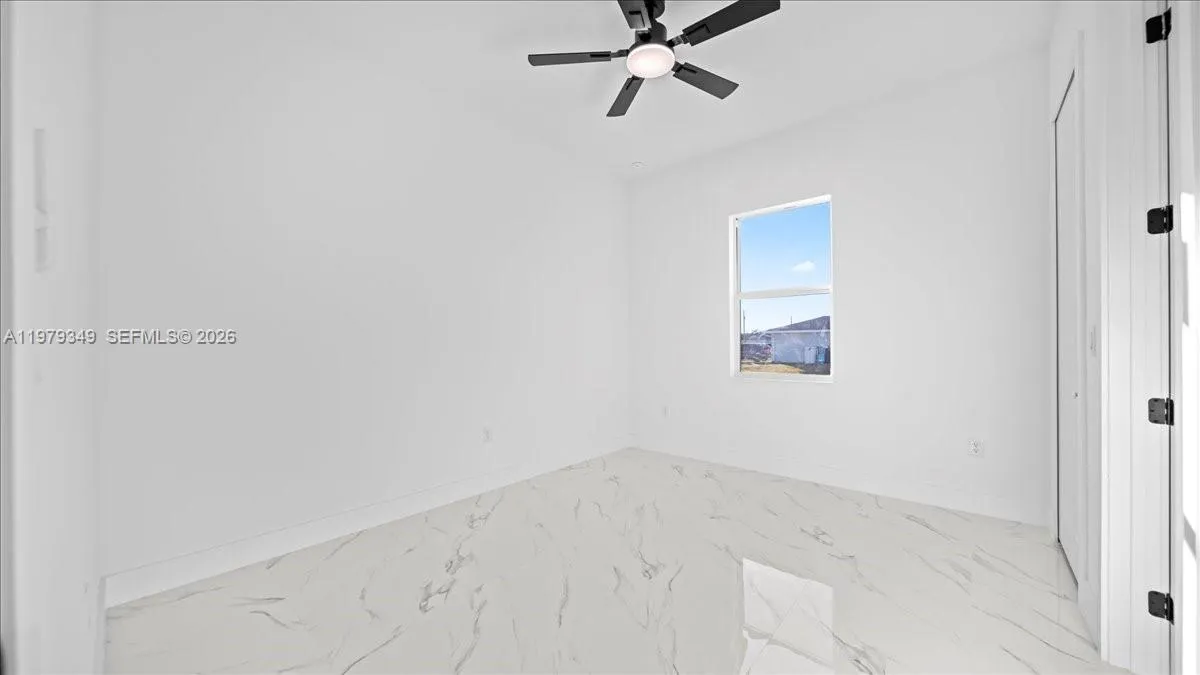 826/828 DIPLOMAT PKWY E, Cape Coral FL 33909