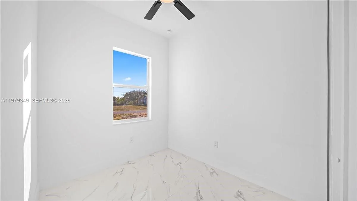 826/828 DIPLOMAT PKWY E, Cape Coral FL 33909