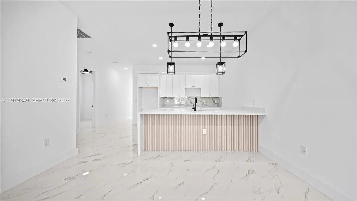 826/828 DIPLOMAT PKWY E, Cape Coral FL 33909