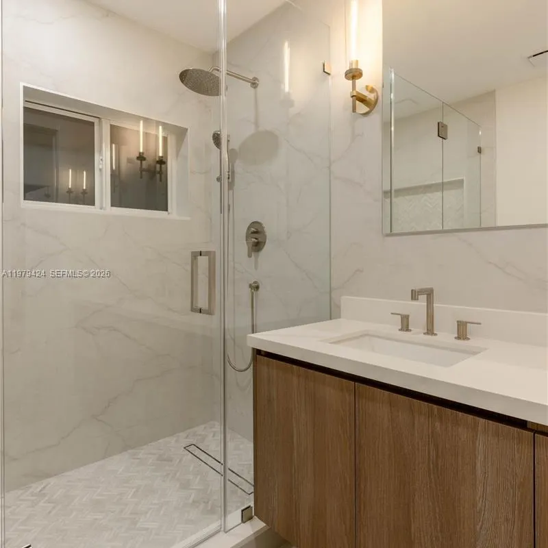 6070 SW 42nd St, Miami FL 33155