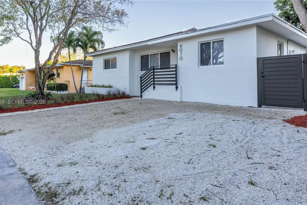 6070 SW 42nd St, Miami FL 33155