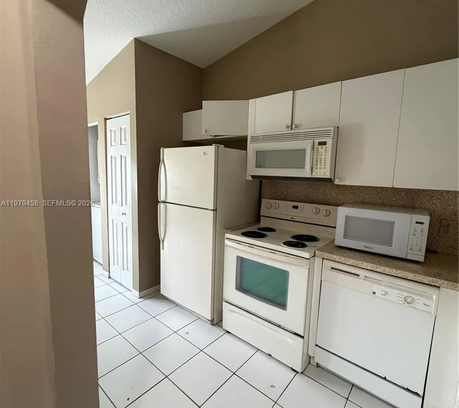 3780 N Jog Rd # 205, West Palm Beach FL 33411