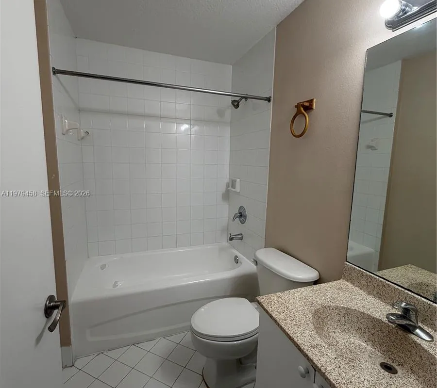 3780 N Jog Rd # 205, West Palm Beach FL 33411