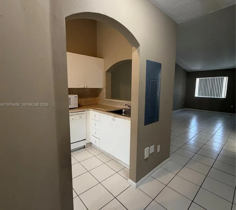 3780 N Jog Rd # 205, West Palm Beach FL 33411