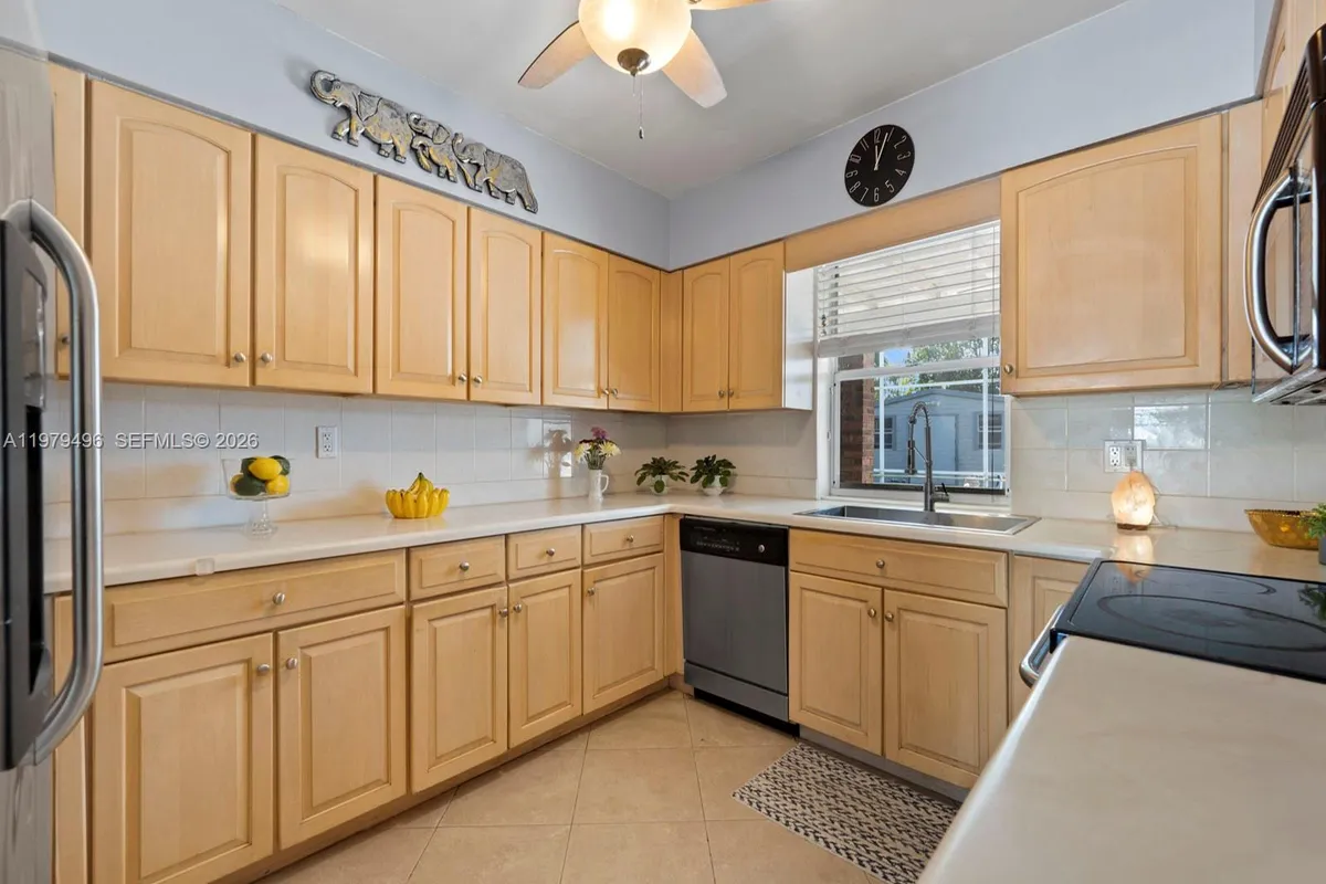 8620 SW 185th Ter, Cutler Bay FL 33157