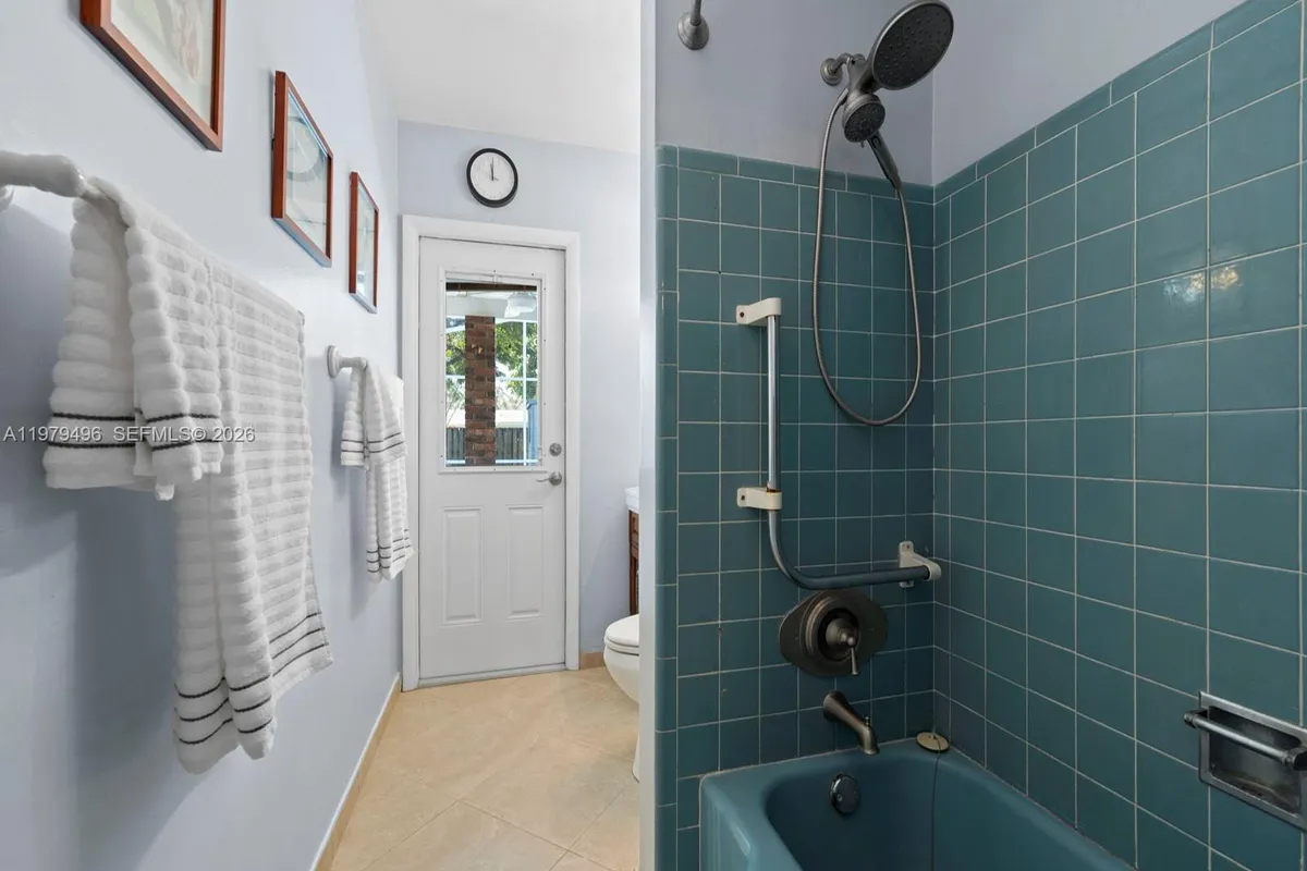 8620 SW 185th Ter, Cutler Bay FL 33157