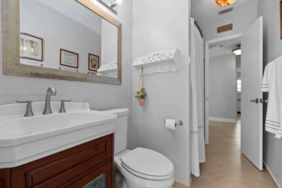 8620 SW 185th Ter, Cutler Bay FL 33157