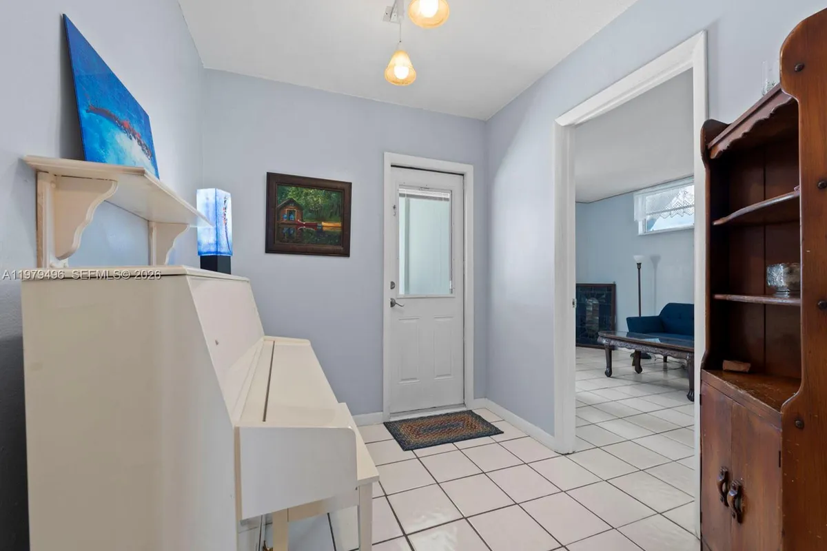 8620 SW 185th Ter, Cutler Bay FL 33157