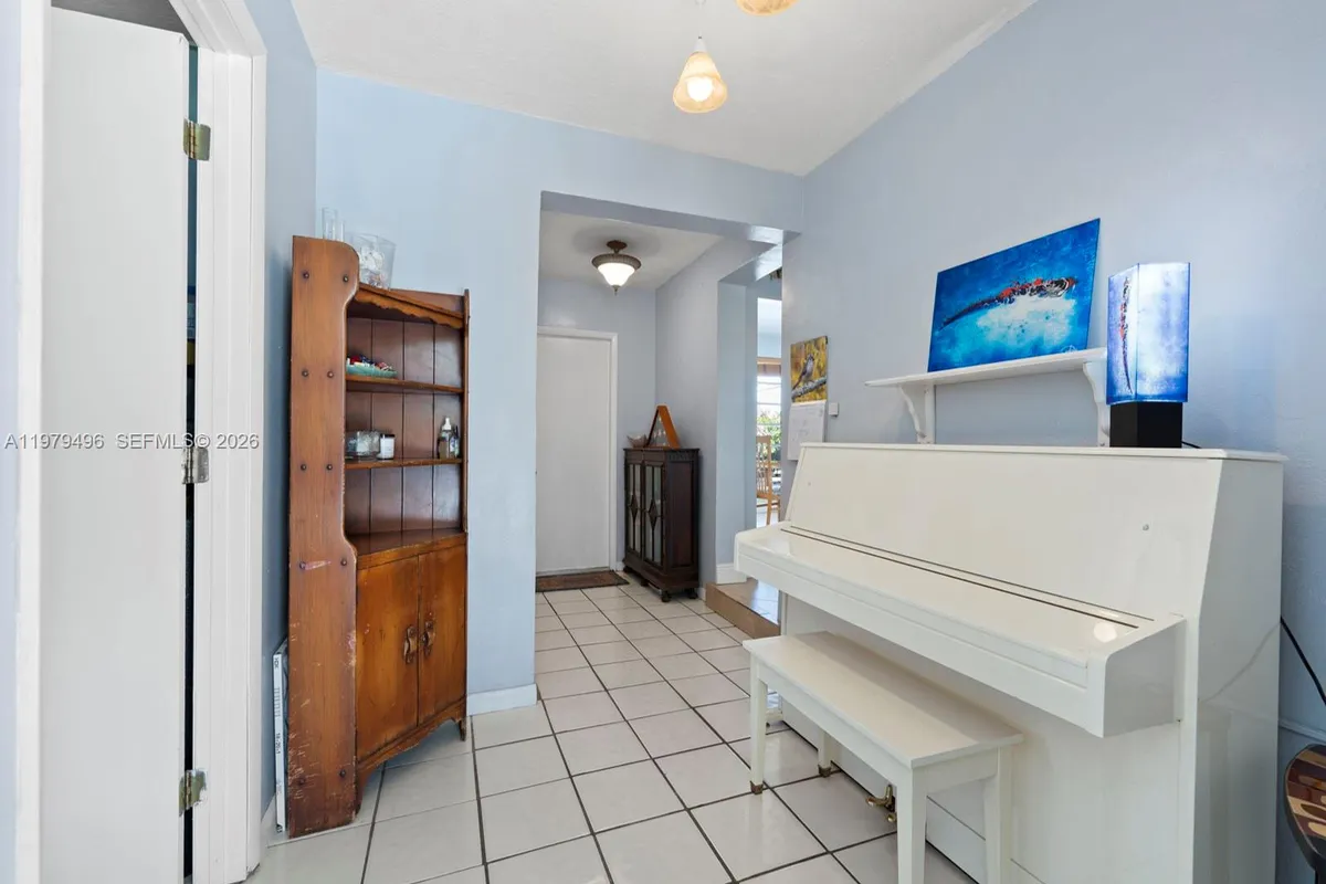 8620 SW 185th Ter, Cutler Bay FL 33157