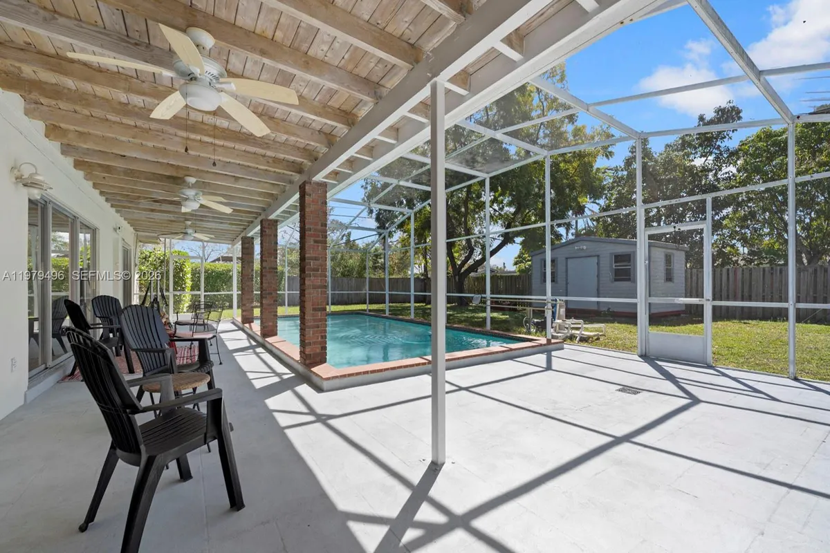 8620 SW 185th Ter, Cutler Bay FL 33157