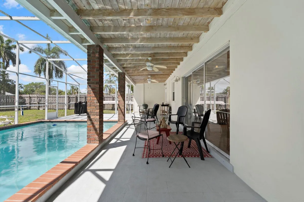 8620 SW 185th Ter, Cutler Bay FL 33157