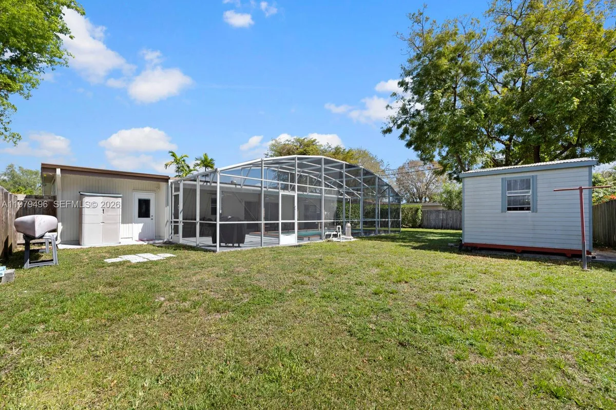 8620 SW 185th Ter, Cutler Bay FL 33157