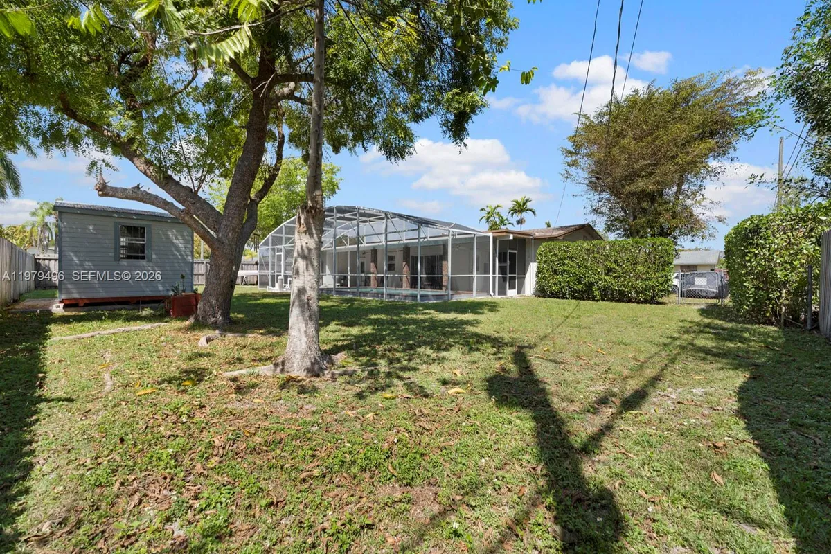 8620 SW 185th Ter, Cutler Bay FL 33157