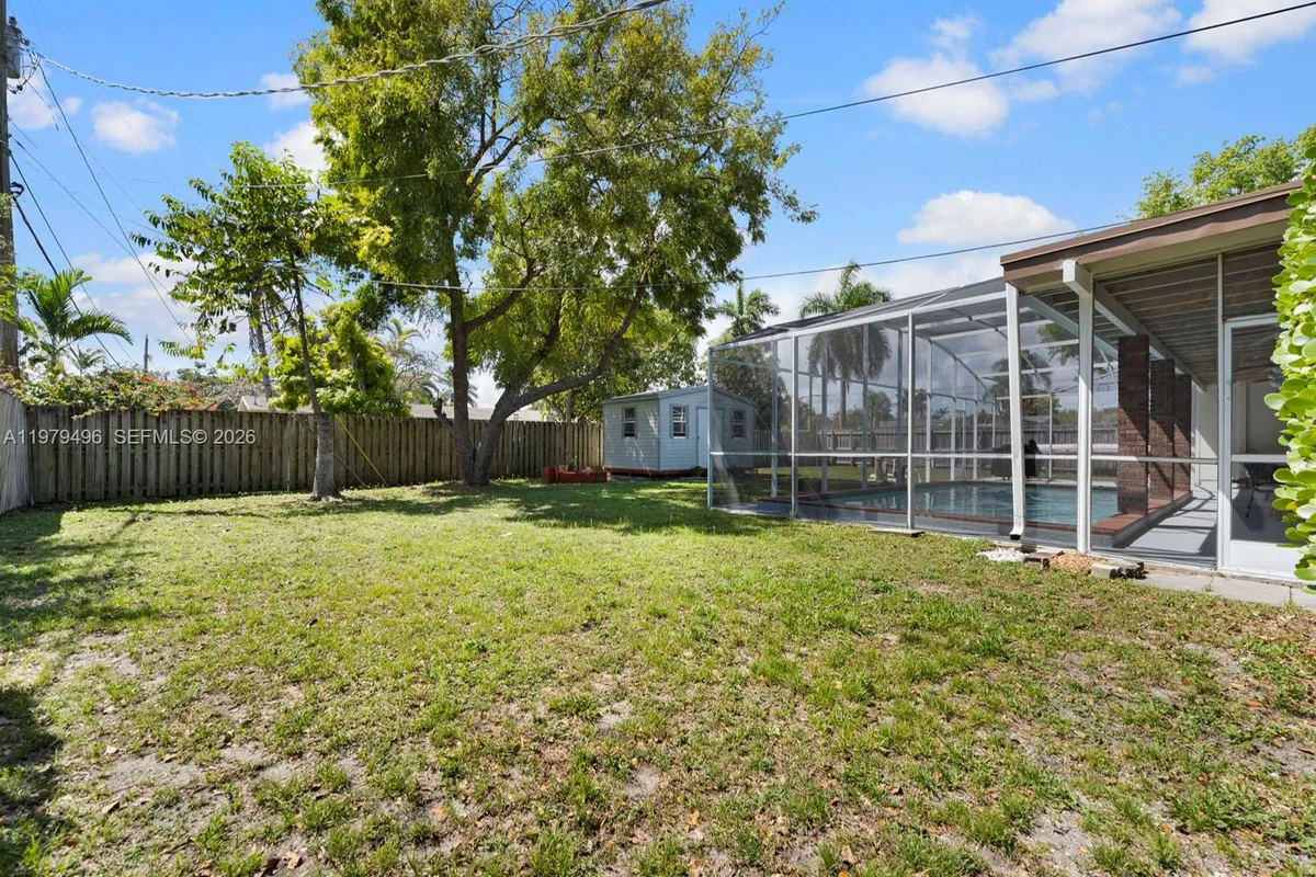 8620 SW 185th Ter, Cutler Bay FL 33157