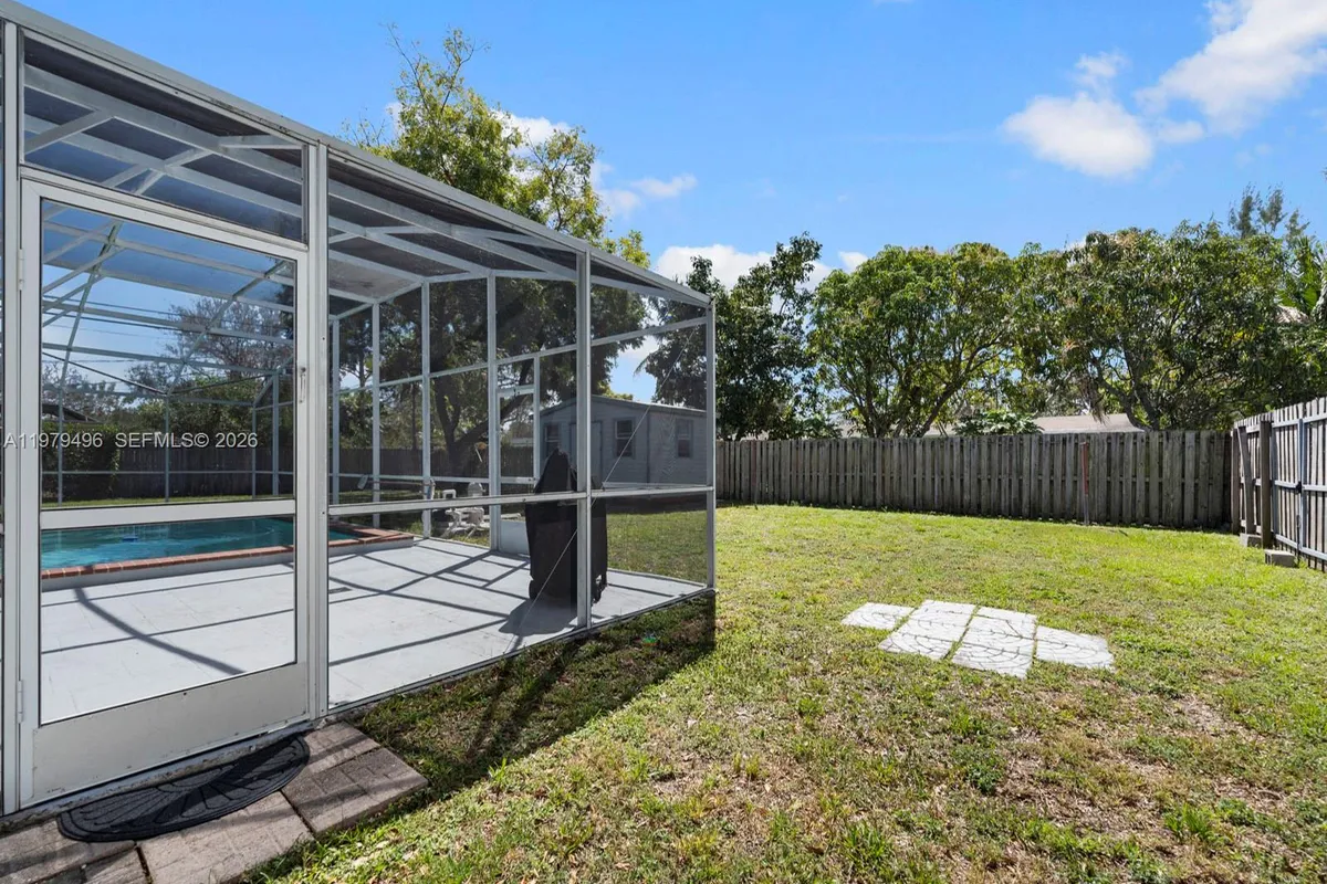 8620 SW 185th Ter, Cutler Bay FL 33157