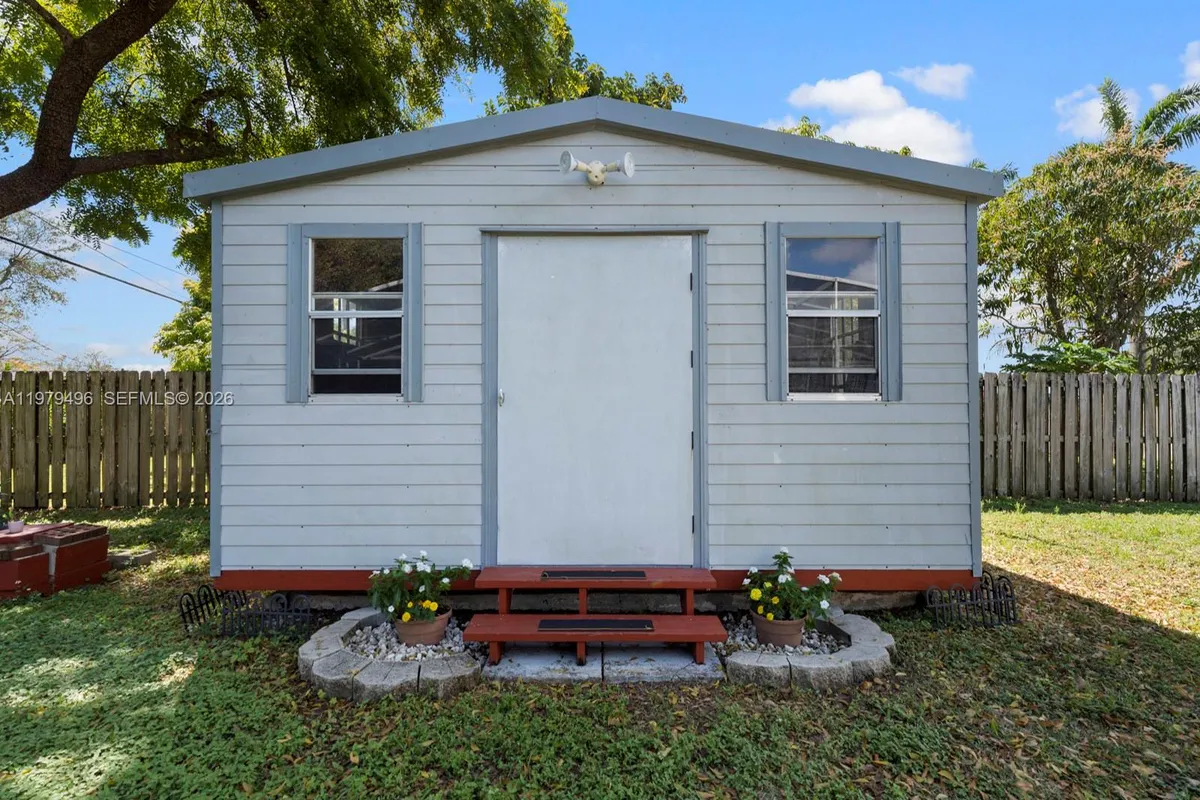 8620 SW 185th Ter, Cutler Bay FL 33157