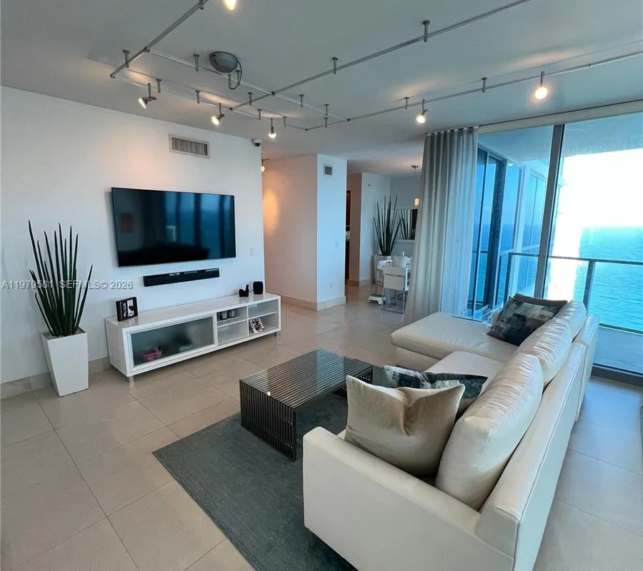 3101 S Ocean Dr # 3102, Hollywood FL 33019