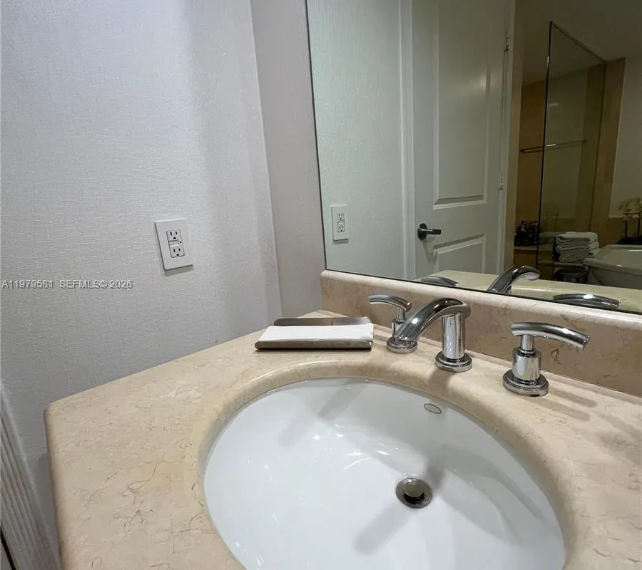 3101 S Ocean Dr # 3102, Hollywood FL 33019