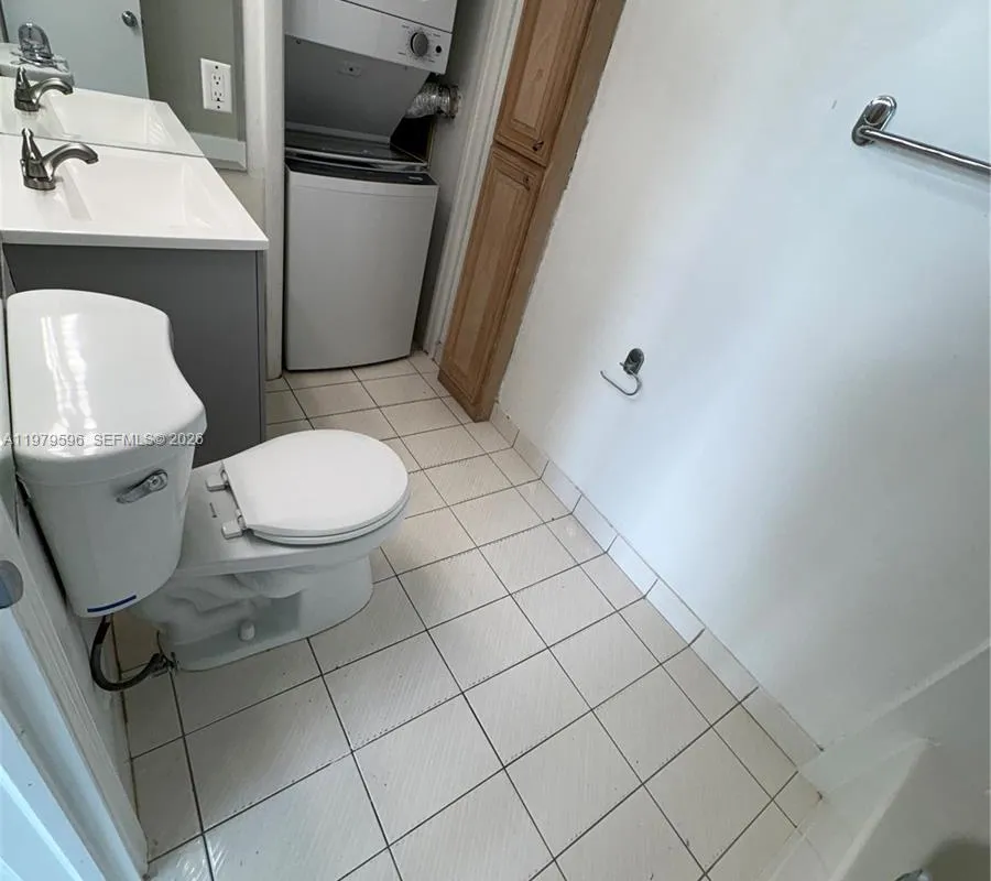 11800 SW 18th St # 4, Miami FL 33175