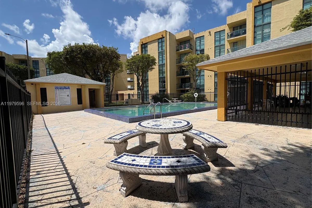 11800 SW 18th St # 4, Miami FL 33175