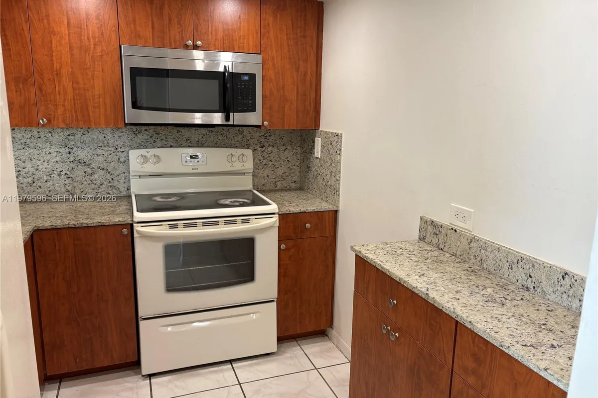11800 SW 18th St # 4, Miami FL 33175