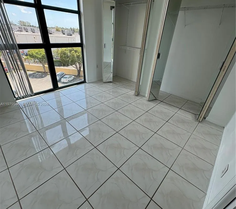 11800 SW 18th St # 4, Miami FL 33175