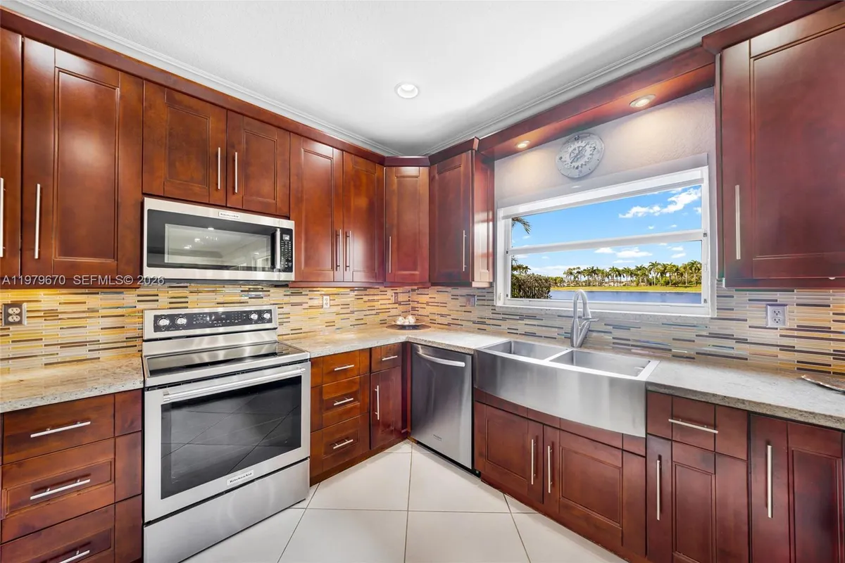 10917 NW 59th St, Doral FL 33178