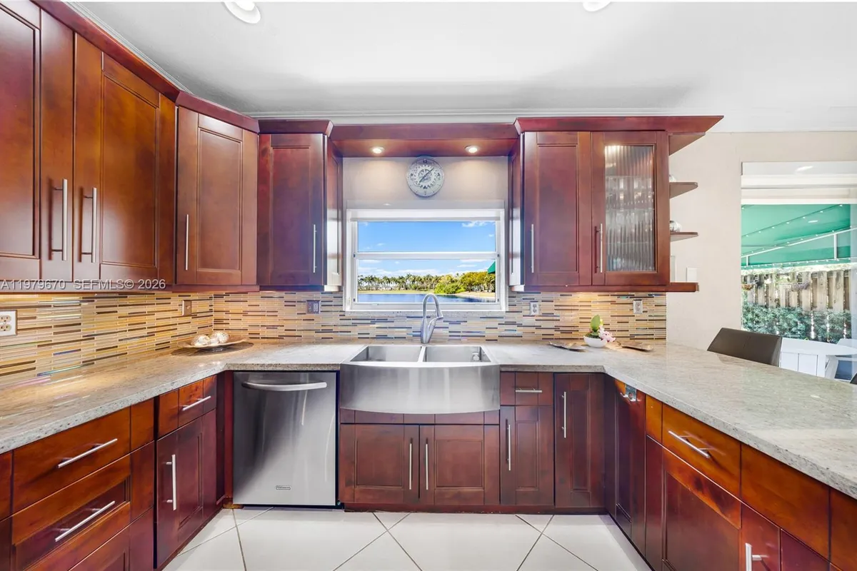 10917 NW 59th St, Doral FL 33178