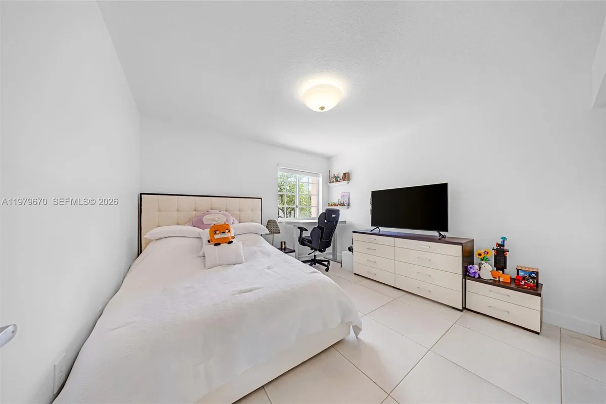 10917 NW 59th St, Doral FL 33178