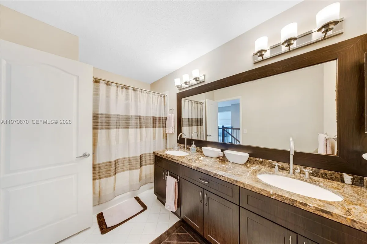 10917 NW 59th St, Doral FL 33178