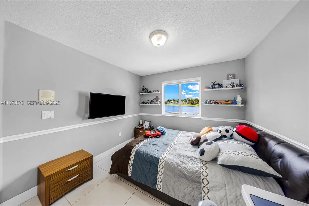 10917 NW 59th St, Doral FL 33178