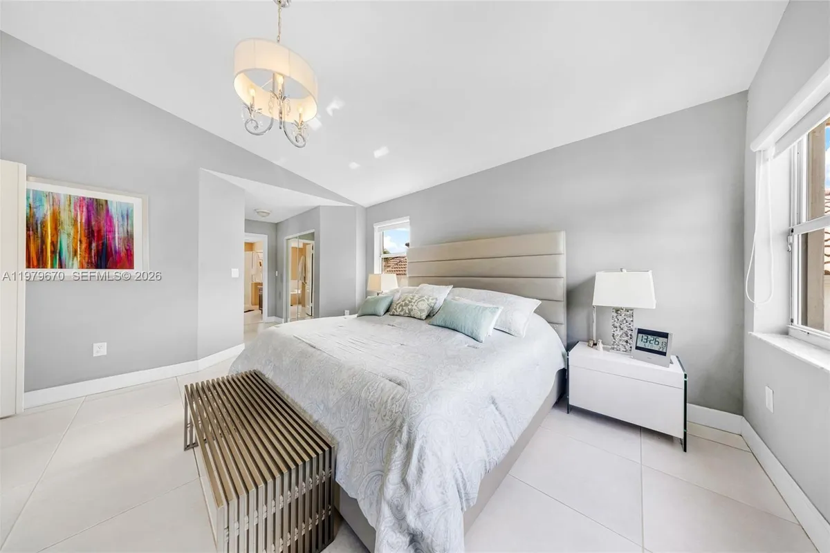 10917 NW 59th St, Doral FL 33178